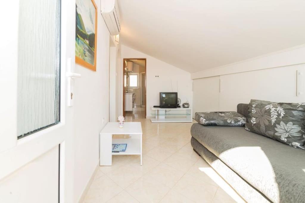Apartman Maura Vlašići Exteriör bild